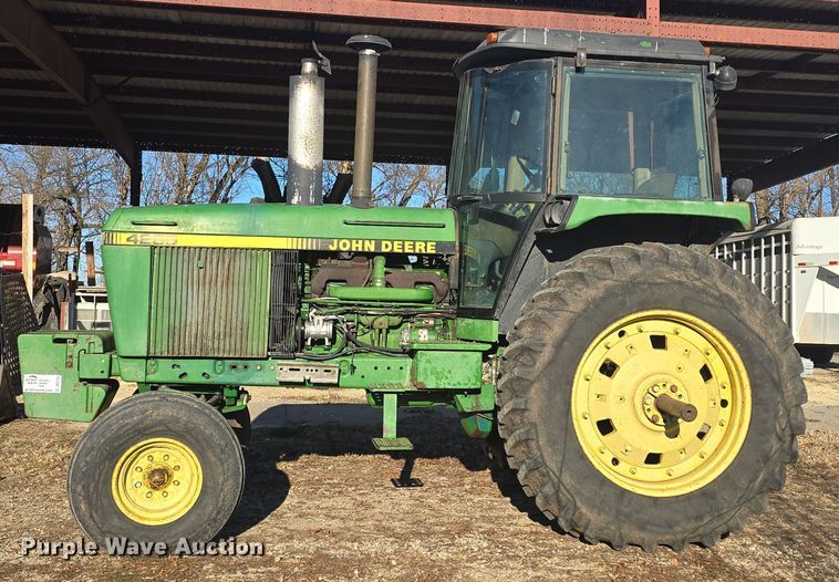 image for item DO7716 1990 John Deere 4255 tractor