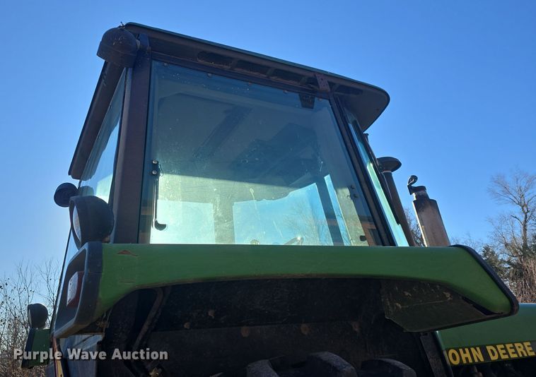 image for item DO7716 1990 John Deere 4255 tractor