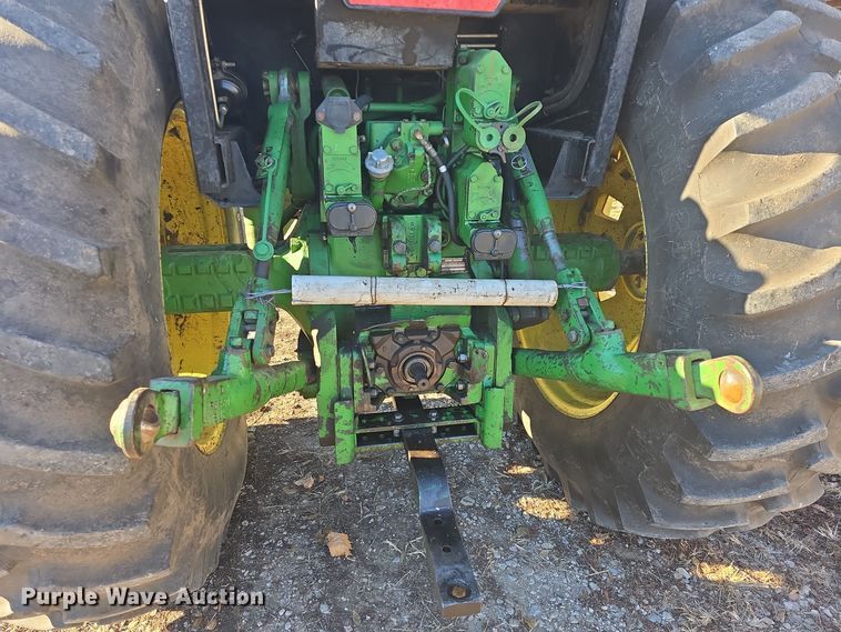 image for item DO7716 1990 John Deere 4255 tractor