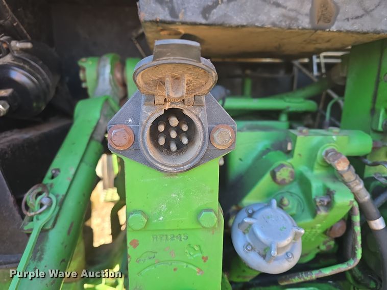 image for item DO7716 1990 John Deere 4255 tractor