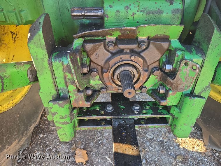 image for item DO7716 1990 John Deere 4255 tractor
