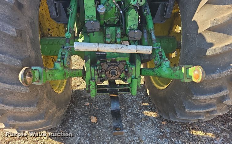 image for item DO7716 1990 John Deere 4255 tractor