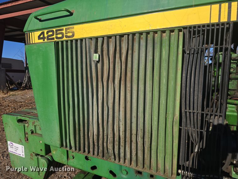 image for item DO7716 1990 John Deere 4255 tractor