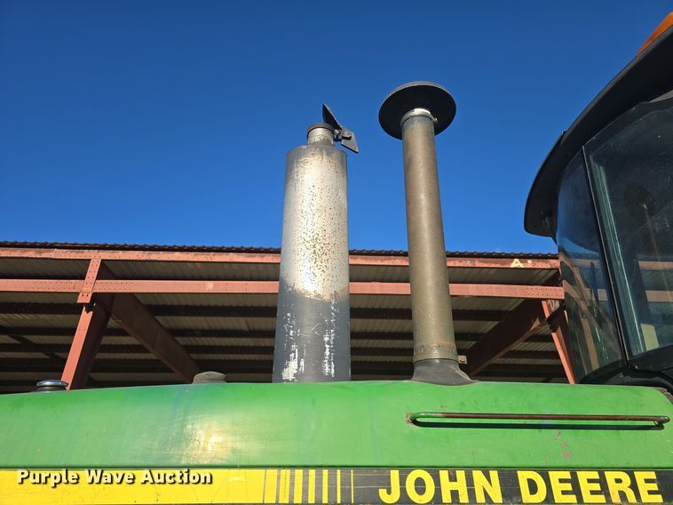 image for item DO7716 1990 John Deere 4255 tractor