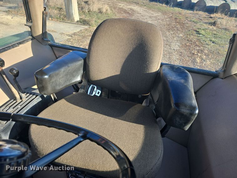 image for item DO7716 1990 John Deere 4255 tractor