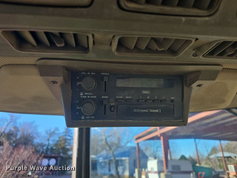 image for item DO7716 1990 John Deere 4255 tractor