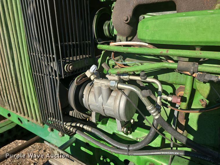 image for item DO7716 1990 John Deere 4255 tractor