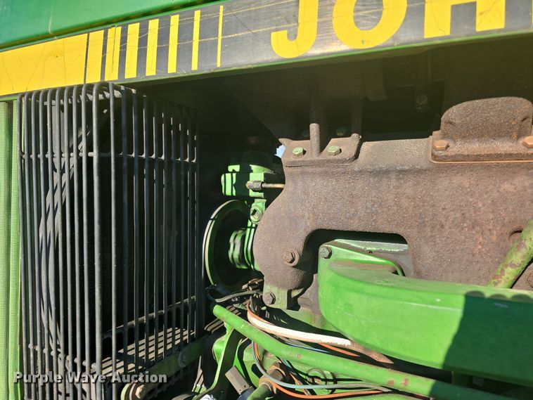 image for item DO7716 1990 John Deere 4255 tractor