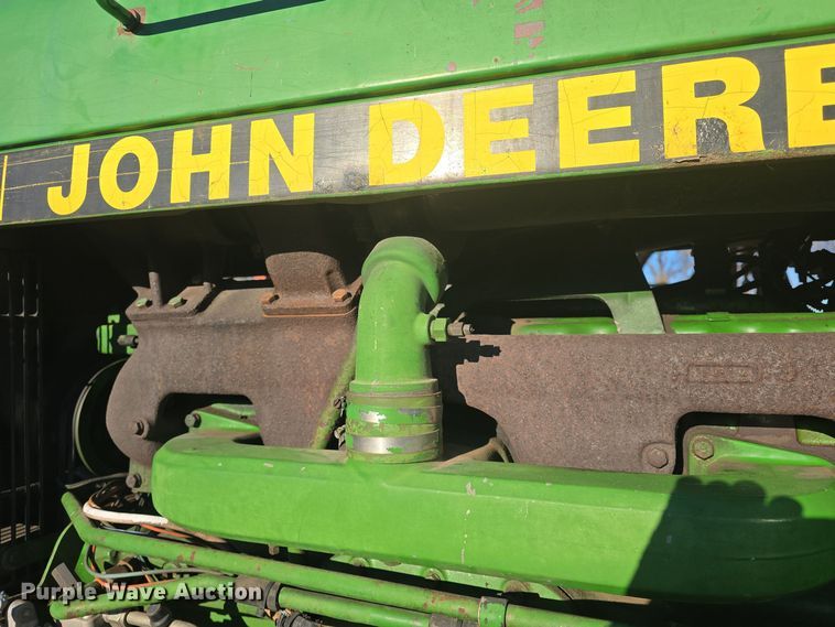 image for item DO7716 1990 John Deere 4255 tractor