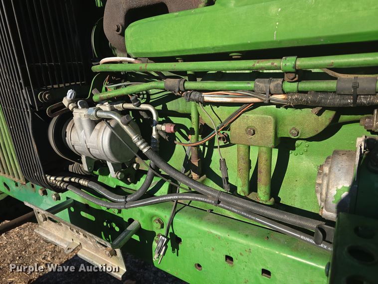 image for item DO7716 1990 John Deere 4255 tractor