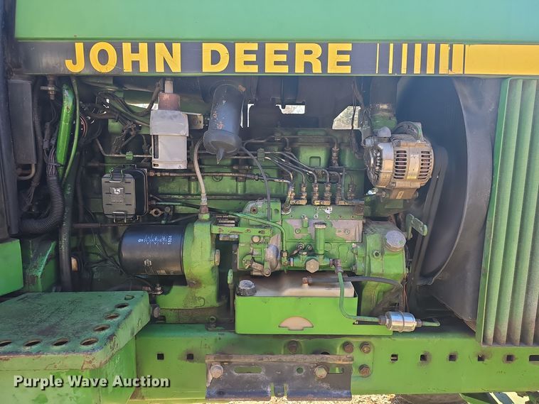 image for item DO7716 1990 John Deere 4255 tractor