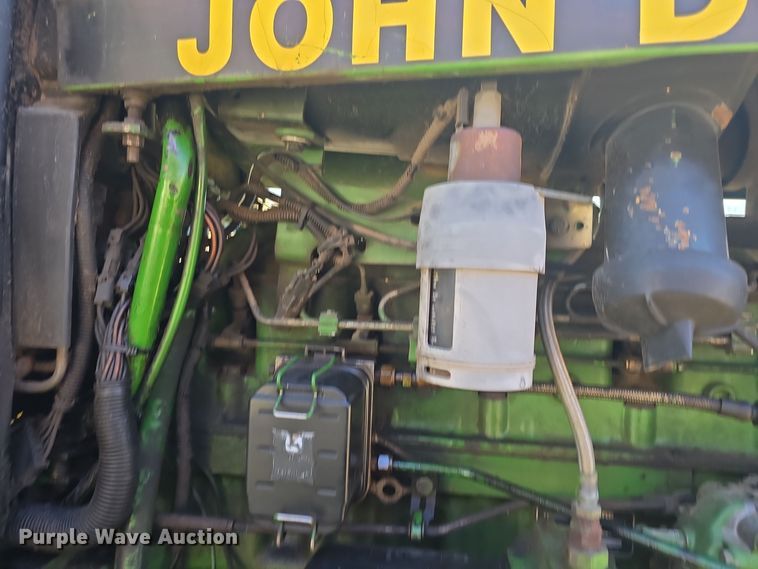 image for item DO7716 1990 John Deere 4255 tractor