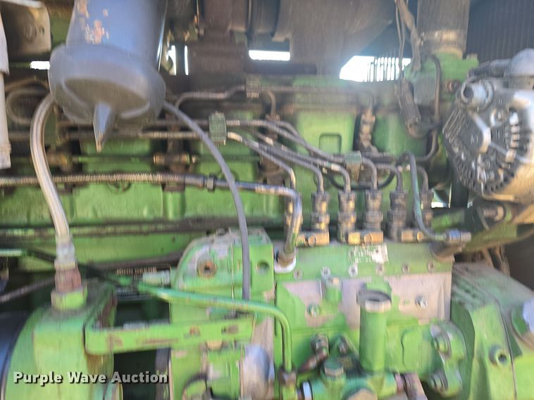 image for item DO7716 1990 John Deere 4255 tractor
