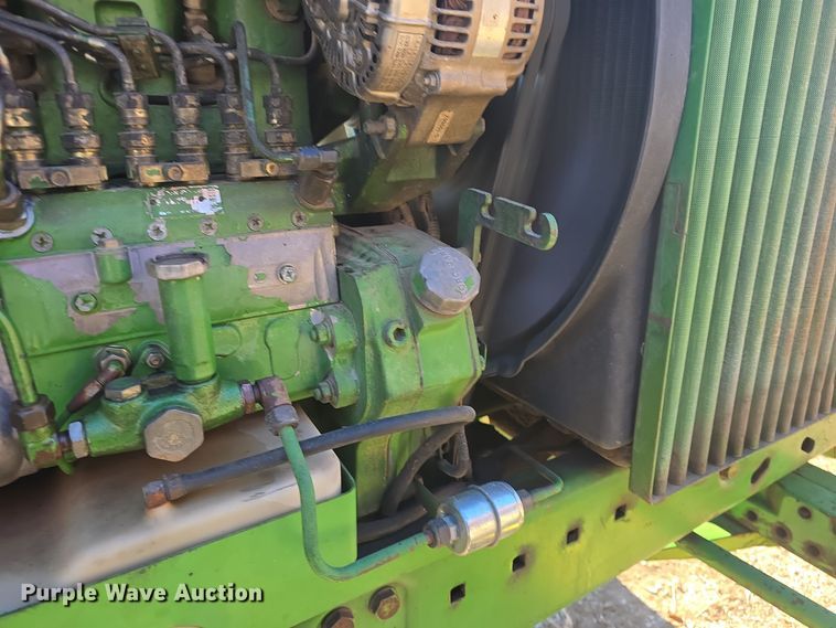 image for item DO7716 1990 John Deere 4255 tractor