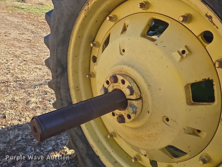 image for item DO7716 1990 John Deere 4255 tractor