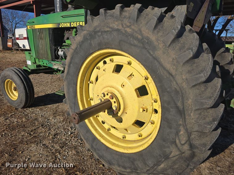 image for item DO7716 1990 John Deere 4255 tractor