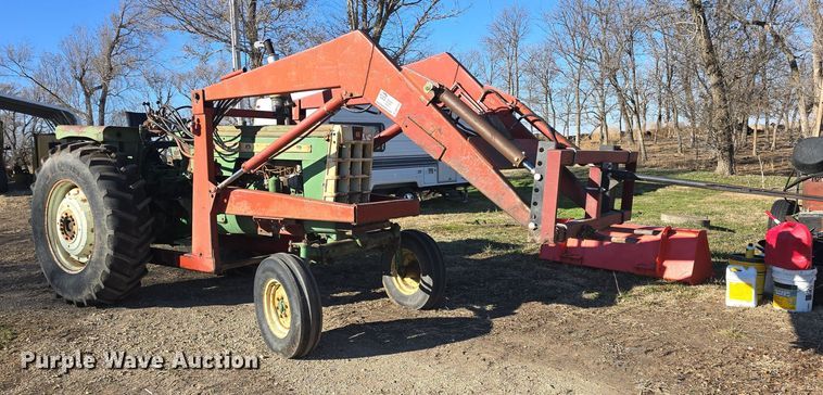 image for item DO7722 Oliver 1650 tractor