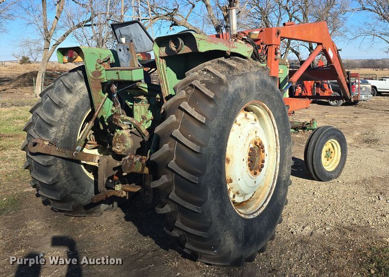 image for item DO7722 Oliver 1650 tractor