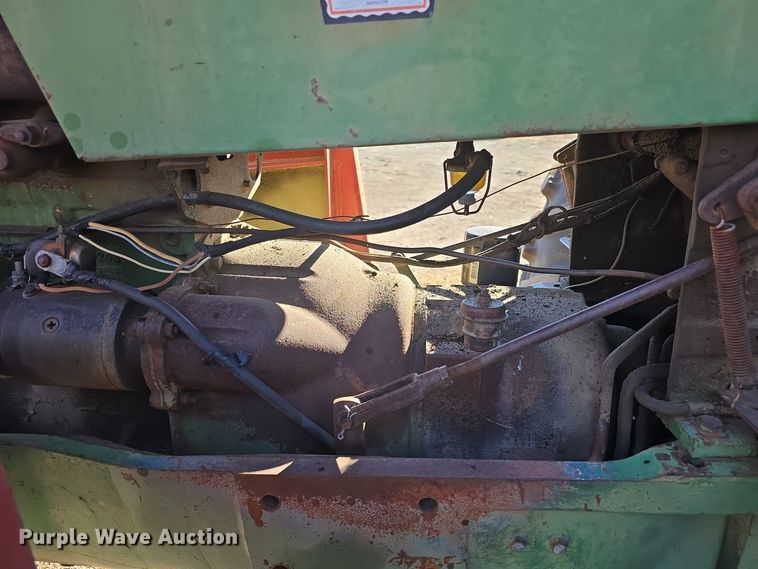 image for item DO7722 Oliver 1650 tractor