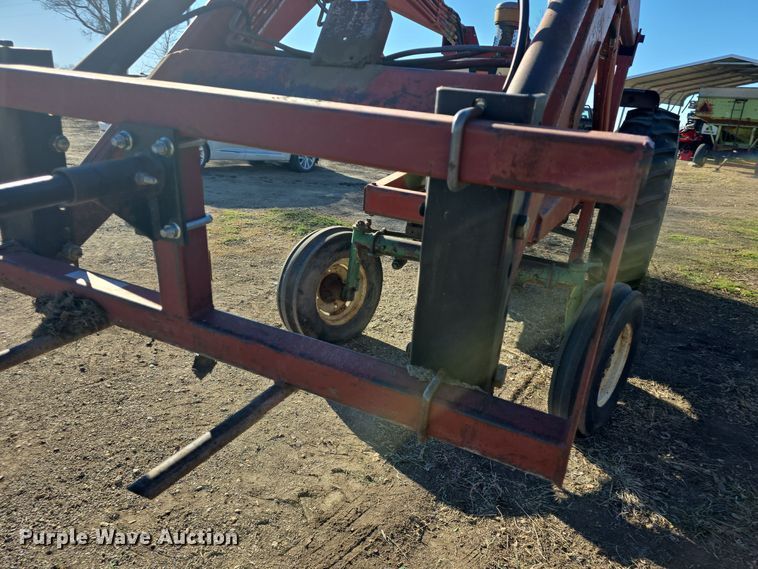 image for item DO7722 Oliver 1650 tractor