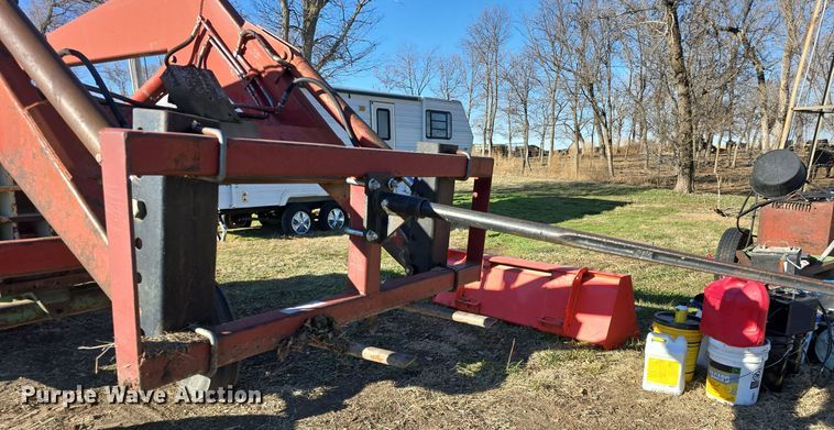 image for item DO7722 Oliver 1650 tractor