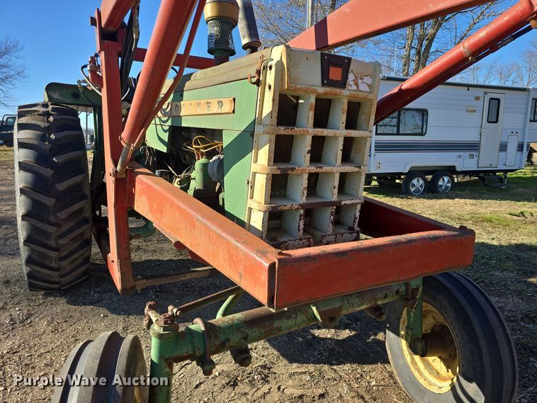 image for item DO7722 Oliver 1650 tractor