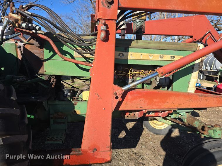 image for item DO7722 Oliver 1650 tractor