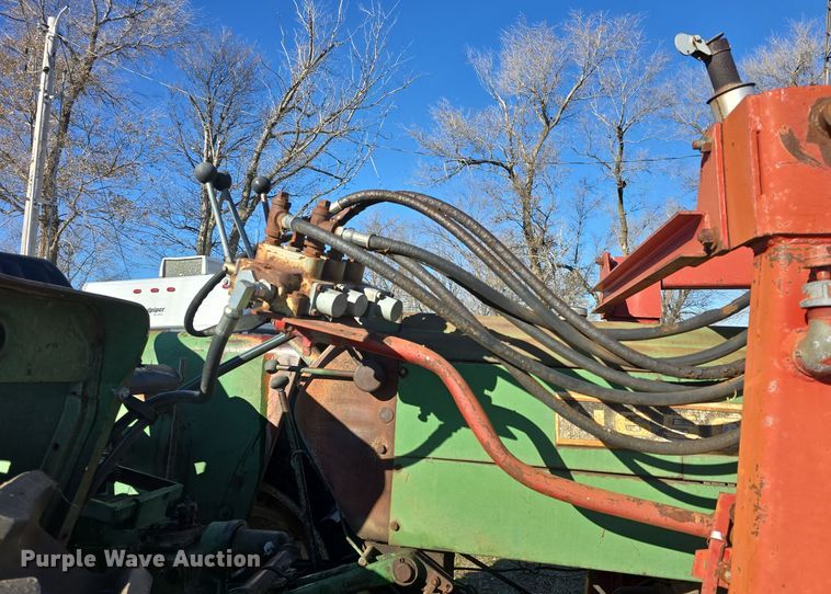 image for item DO7722 Oliver 1650 tractor