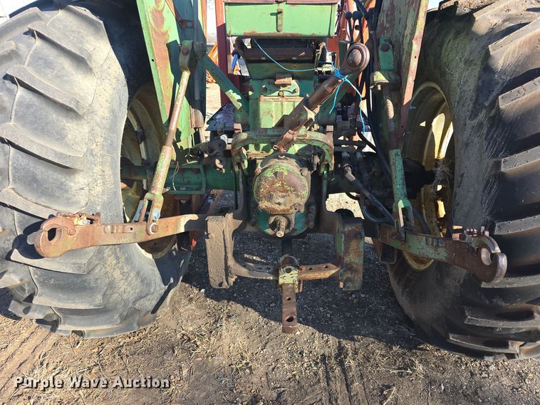 image for item DO7722 Oliver 1650 tractor