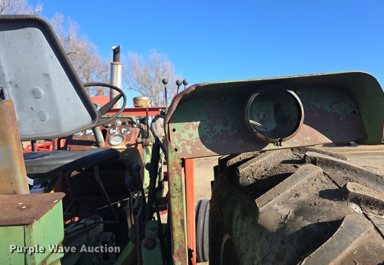 image for item DO7722 Oliver 1650 tractor