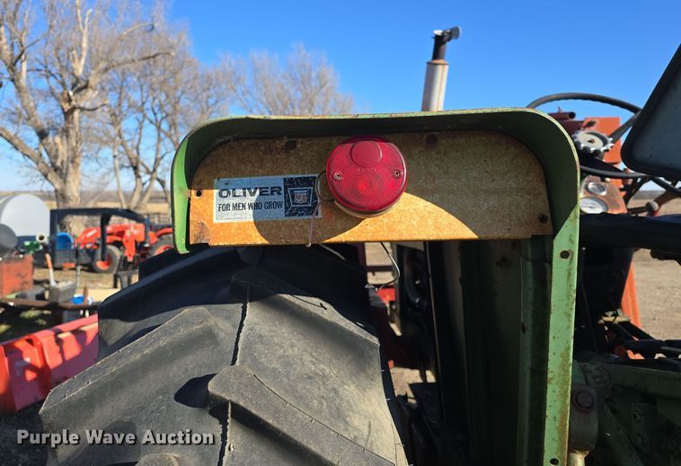 image for item DO7722 Oliver 1650 tractor