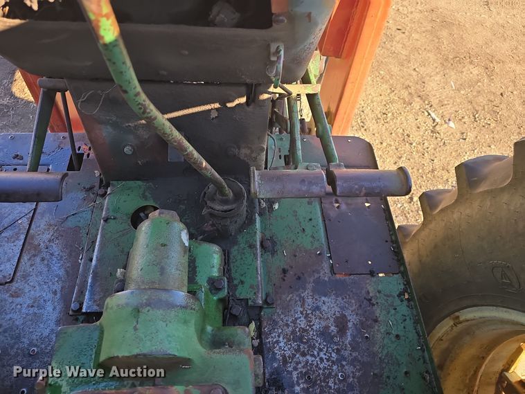 image for item DO7722 Oliver 1650 tractor