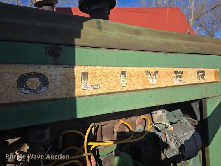 image for item DO7722 Oliver 1650 tractor