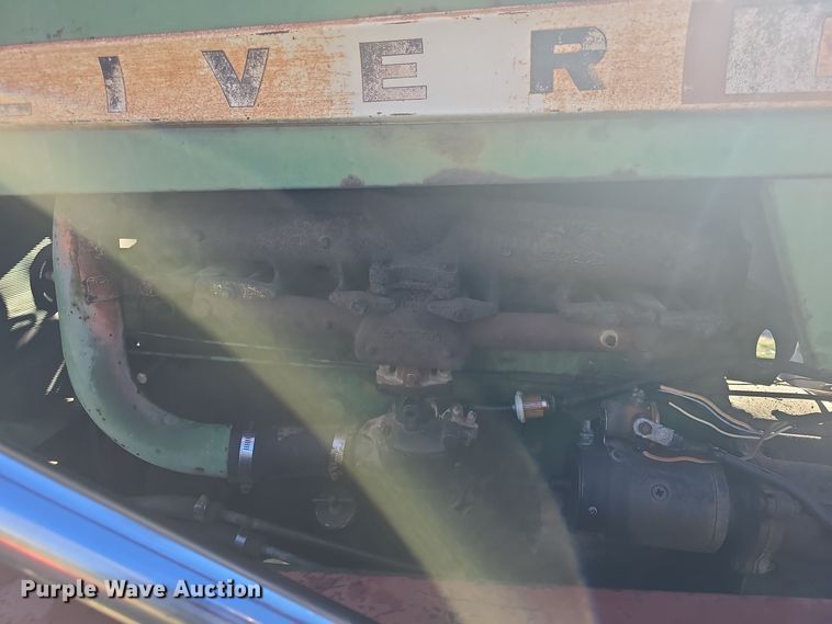 image for item DO7722 Oliver 1650 tractor