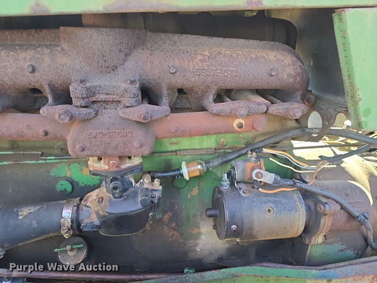 image for item DO7722 Oliver 1650 tractor