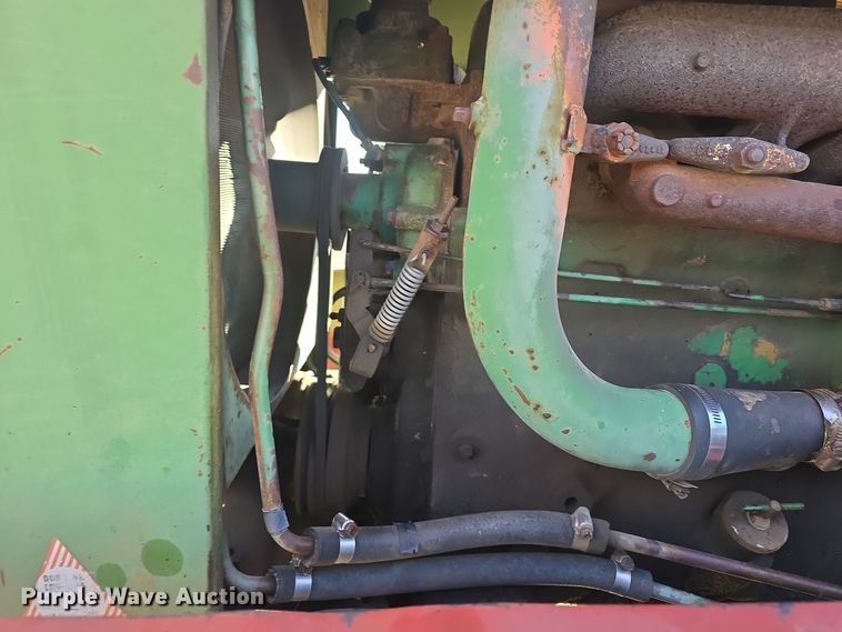 image for item DO7722 Oliver 1650 tractor