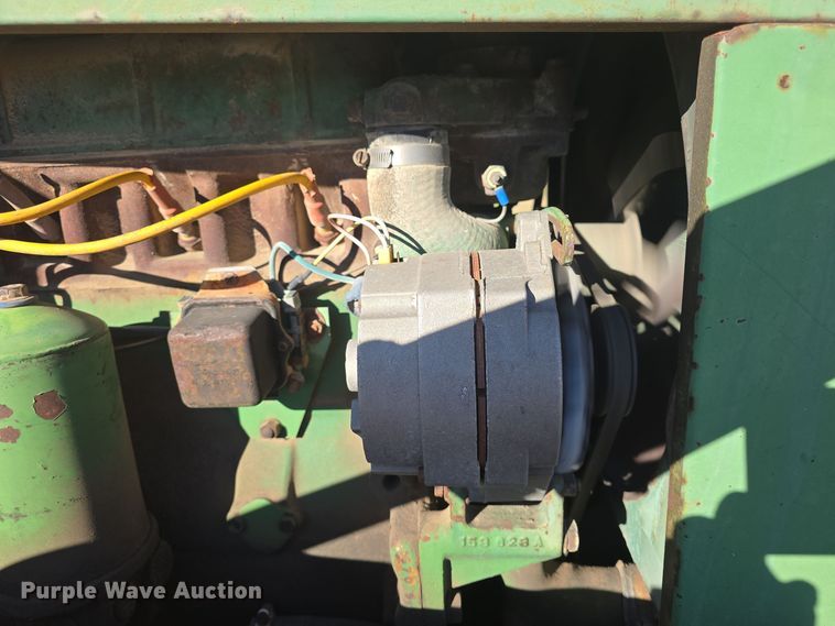 image for item DO7722 Oliver 1650 tractor