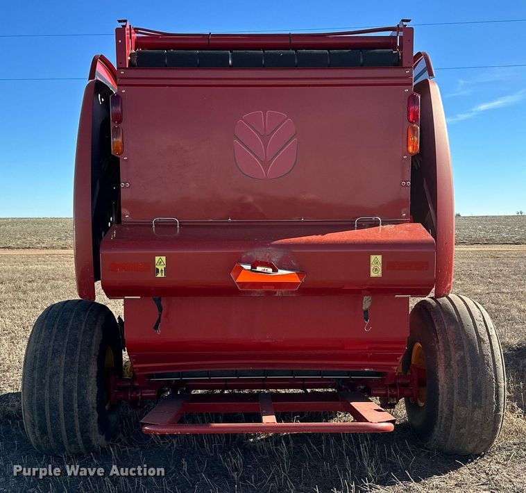 image for item DP6022 2016 New Holland Roll-Belt 560 round baler