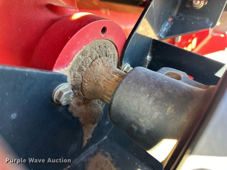 image for item DP6022 2016 New Holland Roll-Belt 560 round baler