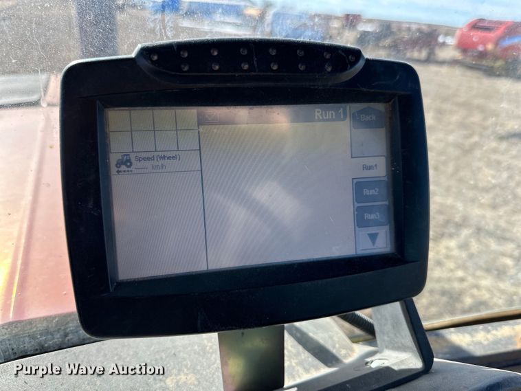 image for item DP6022 2016 New Holland Roll-Belt 560 round baler