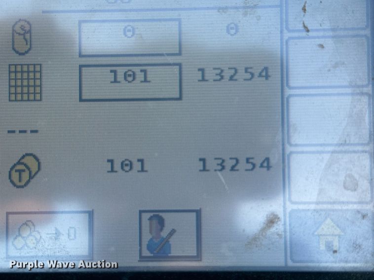 image for item DP6022 2016 New Holland Roll-Belt 560 round baler