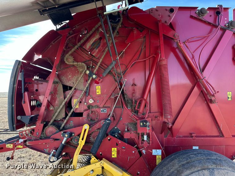 image for item DP6022 2016 New Holland Roll-Belt 560 round baler