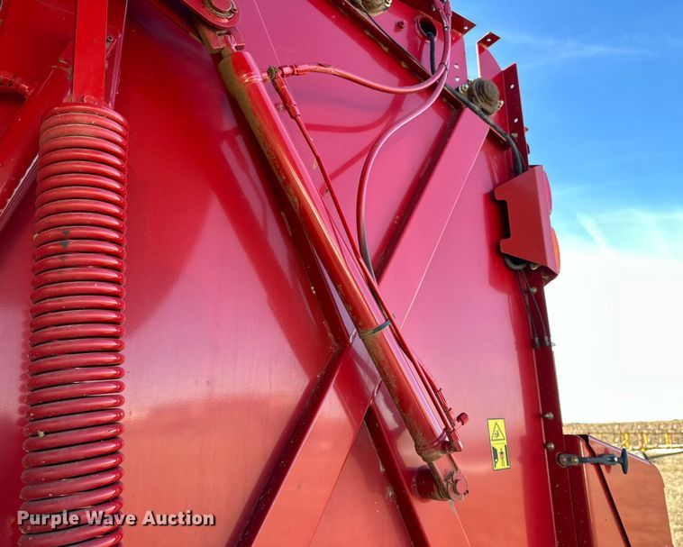 image for item DP6022 2016 New Holland Roll-Belt 560 round baler