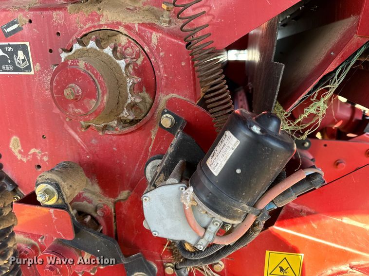 image for item DP6022 2016 New Holland Roll-Belt 560 round baler