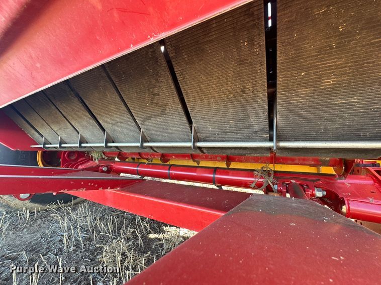 image for item DP6022 2016 New Holland Roll-Belt 560 round baler