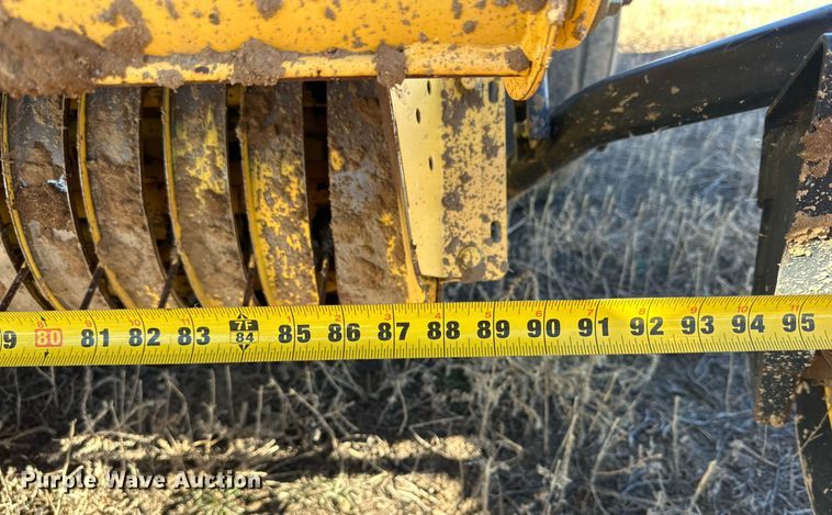 image for item DP6022 2016 New Holland Roll-Belt 560 round baler