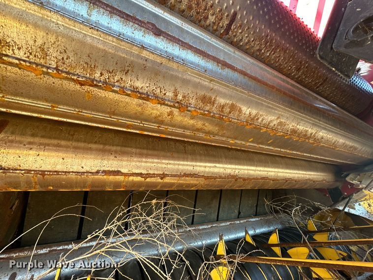 image for item DP6022 2016 New Holland Roll-Belt 560 round baler