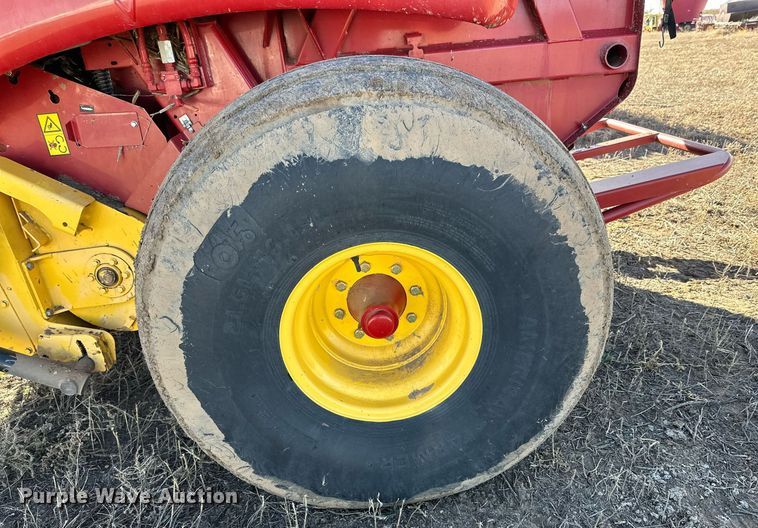 image for item DP6022 2016 New Holland Roll-Belt 560 round baler