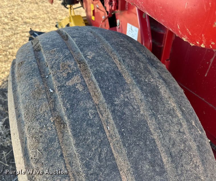 image for item DP6022 2016 New Holland Roll-Belt 560 round baler