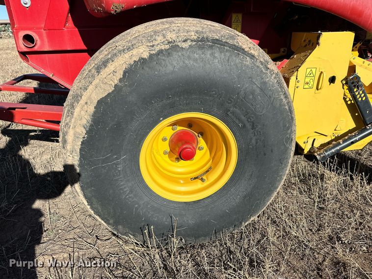 image for item DP6022 2016 New Holland Roll-Belt 560 round baler